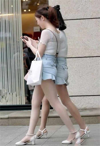 在高级庄园工作的妻子
