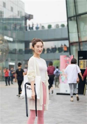 在高级庄园工作的妻子