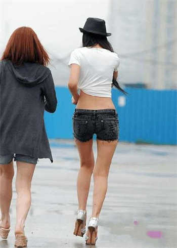 形容人帅的成语