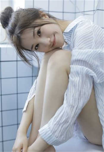 抖音夫妻女的戴眼镜