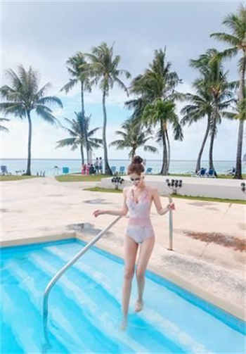 她还很骚的叫我喝糖水