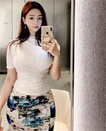 老公不在家跟老头做了