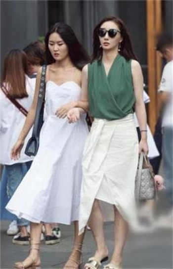 抖音浮云泳池视频