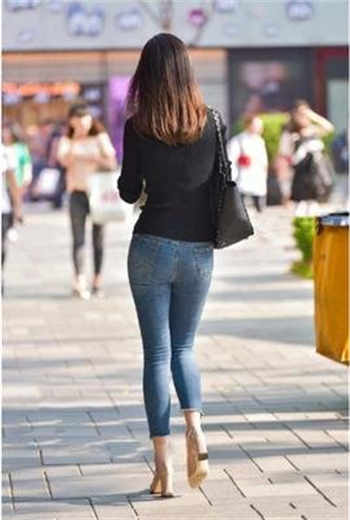 小树林妇女交易图片