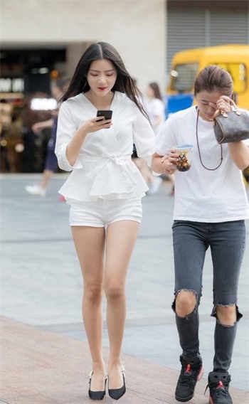 冯提莫可爱的小脚丫