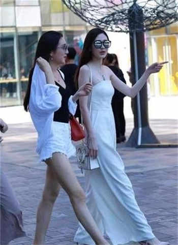 动漫《家属妈妈与姐妹》