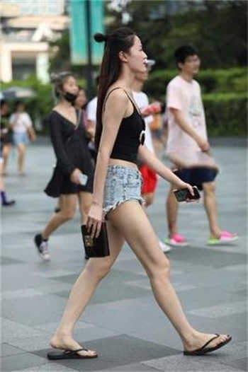 家庭瑜伽女导师木天鱼
